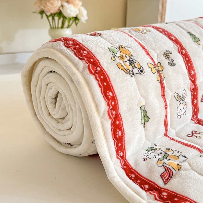 91家纺网 家纺一手货源 找家纺 眠博士 2025新款纯色简约牛奶绒夹棉床褥床笠系列-大床 牛奶绒夹棉床褥-幸福小猫