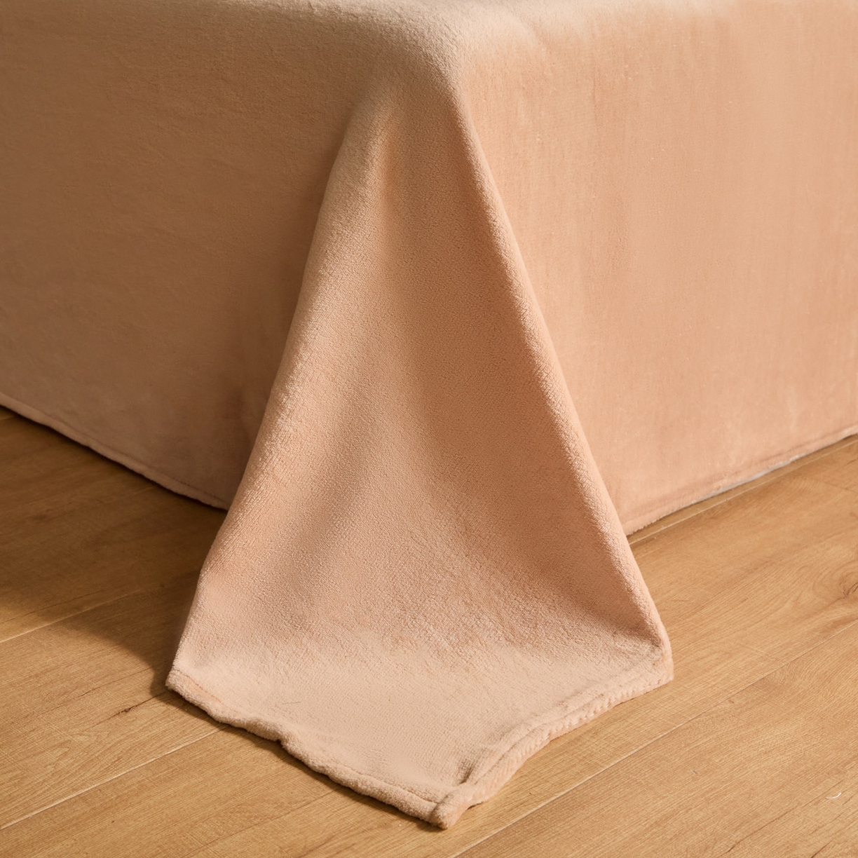 91家纺网 家纺一手货源 找家纺 吾诺家居 吾诺 2025新款纽扣款牛奶绒四件套美丽绒四件套数码四件套 宽条咖