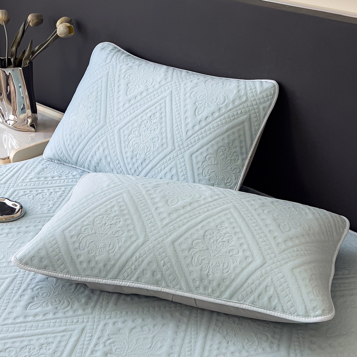 91家纺网 家纺一手货源 找家纺 （总）宜派家纺 2025新款A类柔感彩绒棉夹棉床护垫-菱影蔓花