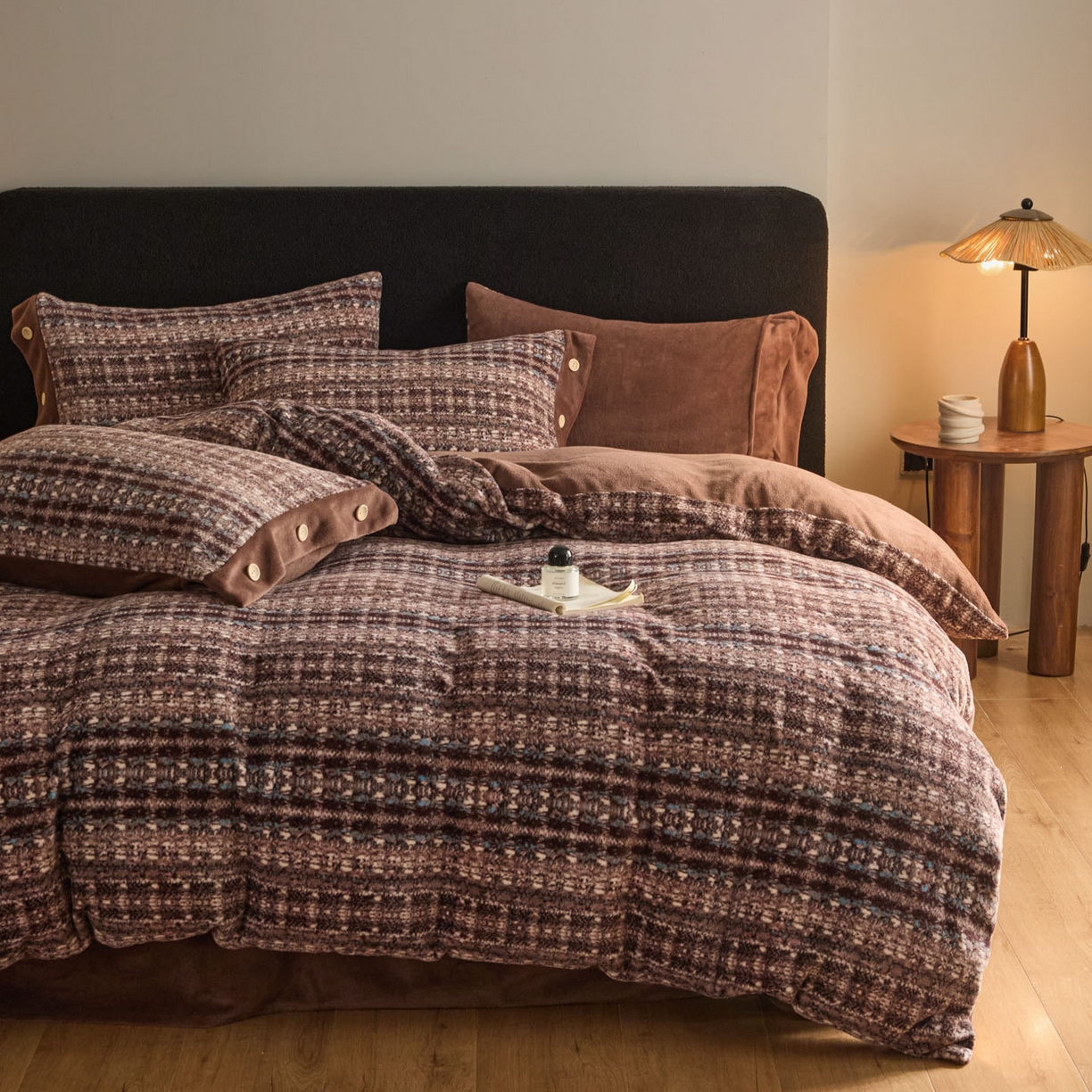 91家纺网 家纺一手货源 找家纺 吾诺家居 吾诺 2025新款纽扣款牛奶绒四件套美丽绒四件套数码四件套 织梦