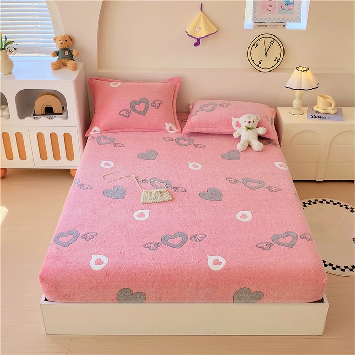 91家纺网 家纺一手货源 找家纺 梦尚舒 2025新款180克雪花绒床笠单品床笠床笠单件 爱心翅膀