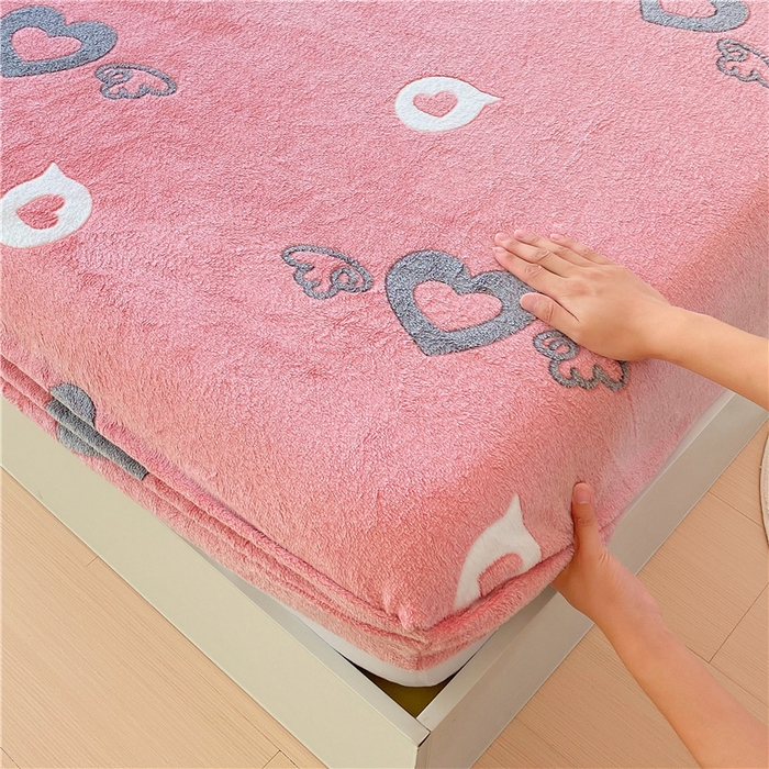 91家纺网 家纺一手货源 找家纺 梦尚舒 2025新款180克雪花绒床笠单品床笠床笠单件 爱心翅膀