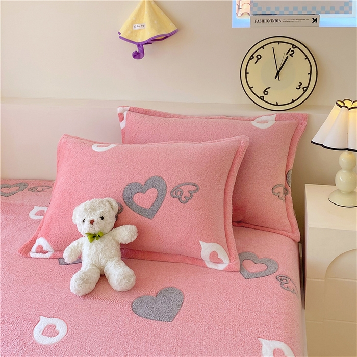 91家纺网 家纺一手货源 找家纺 梦尚舒 2025新款180克雪花绒床笠单品床笠床笠单件 爱心翅膀