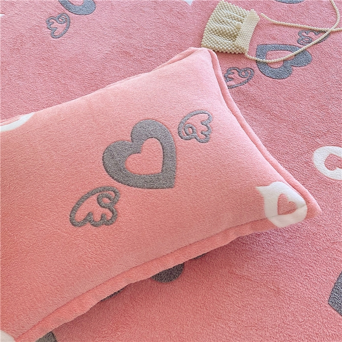 91家纺网 家纺一手货源 找家纺 梦尚舒 2025新款180克雪花绒床笠单品床笠床笠单件 爱心翅膀