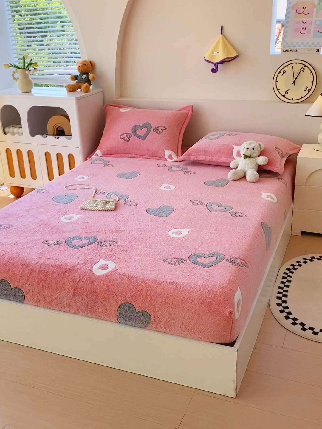 91家纺网 家纺一手货源 找家纺 梦尚舒 2025新款180克雪花绒床笠单品床笠床笠单件 爱心翅膀