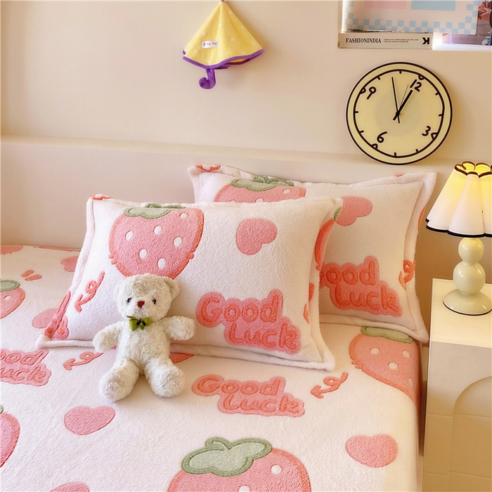 91家纺网 家纺一手货源 找家纺 梦尚舒 2025新款180克雪花绒床笠单品床笠床笠单件 啵啵草莓