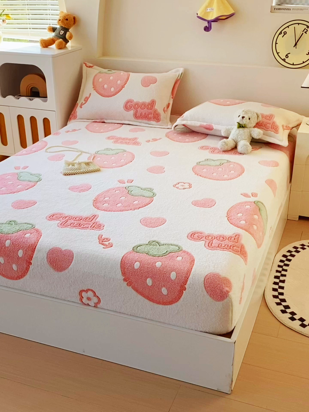 91家纺网 家纺一手货源 找家纺 梦尚舒 2025新款180克雪花绒床笠单品床笠床笠单件 啵啵草莓