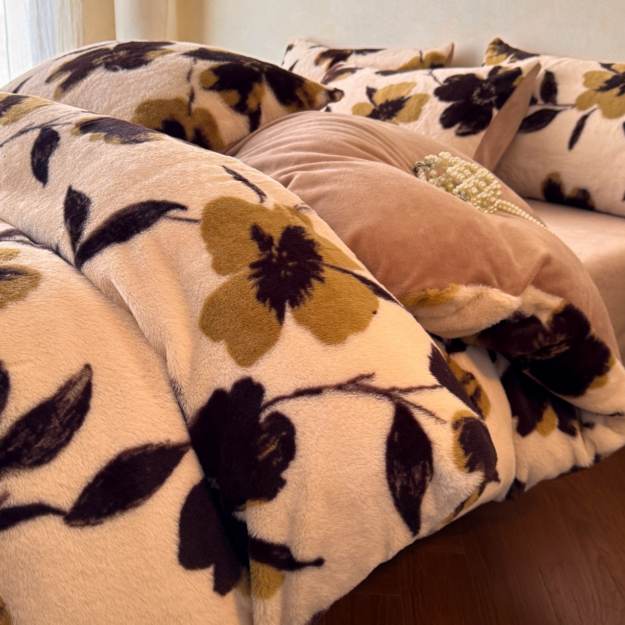 91家纺网 家纺一手货源 找家纺 （总）吾诺家居 2025新款美拉德260克兔毛四件套数码四件套牛奶绒四件套