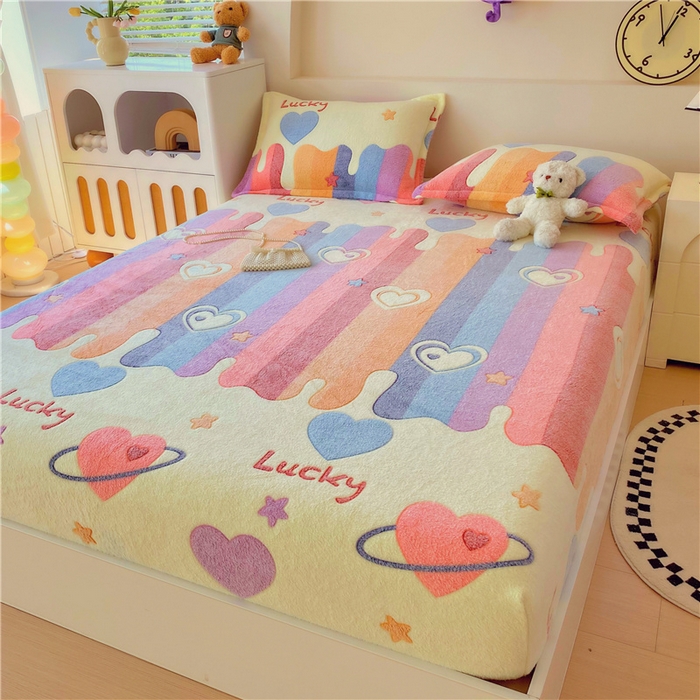 91家纺网 家纺一手货源 找家纺 梦尚舒 2025新款180克雪花绒床笠单品床笠床笠单件 彩虹爱心