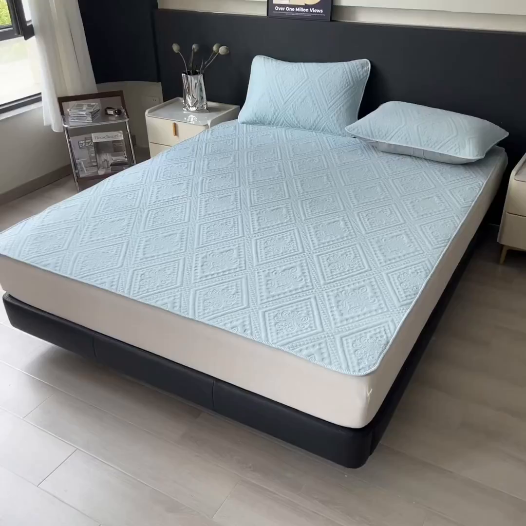 91家纺网 家纺一手货源 找家纺 宜派家纺 2025新款A类柔感彩绒棉夹棉床护垫-菱影蔓花 菱影蔓花-淡雅蓝