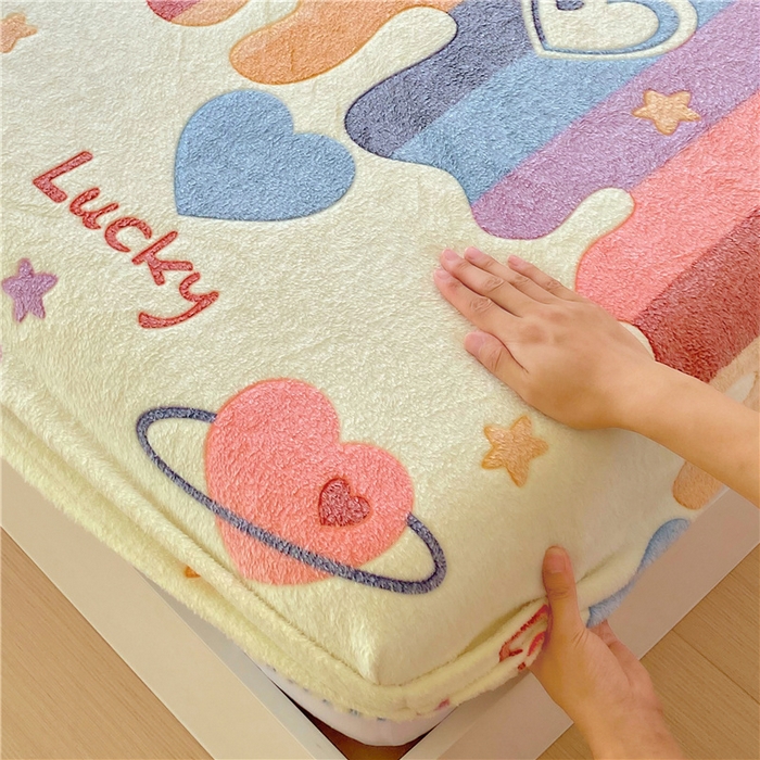 91家纺网 家纺一手货源 找家纺 梦尚舒 2025新款180克雪花绒床笠单品床笠床笠单件 彩虹爱心