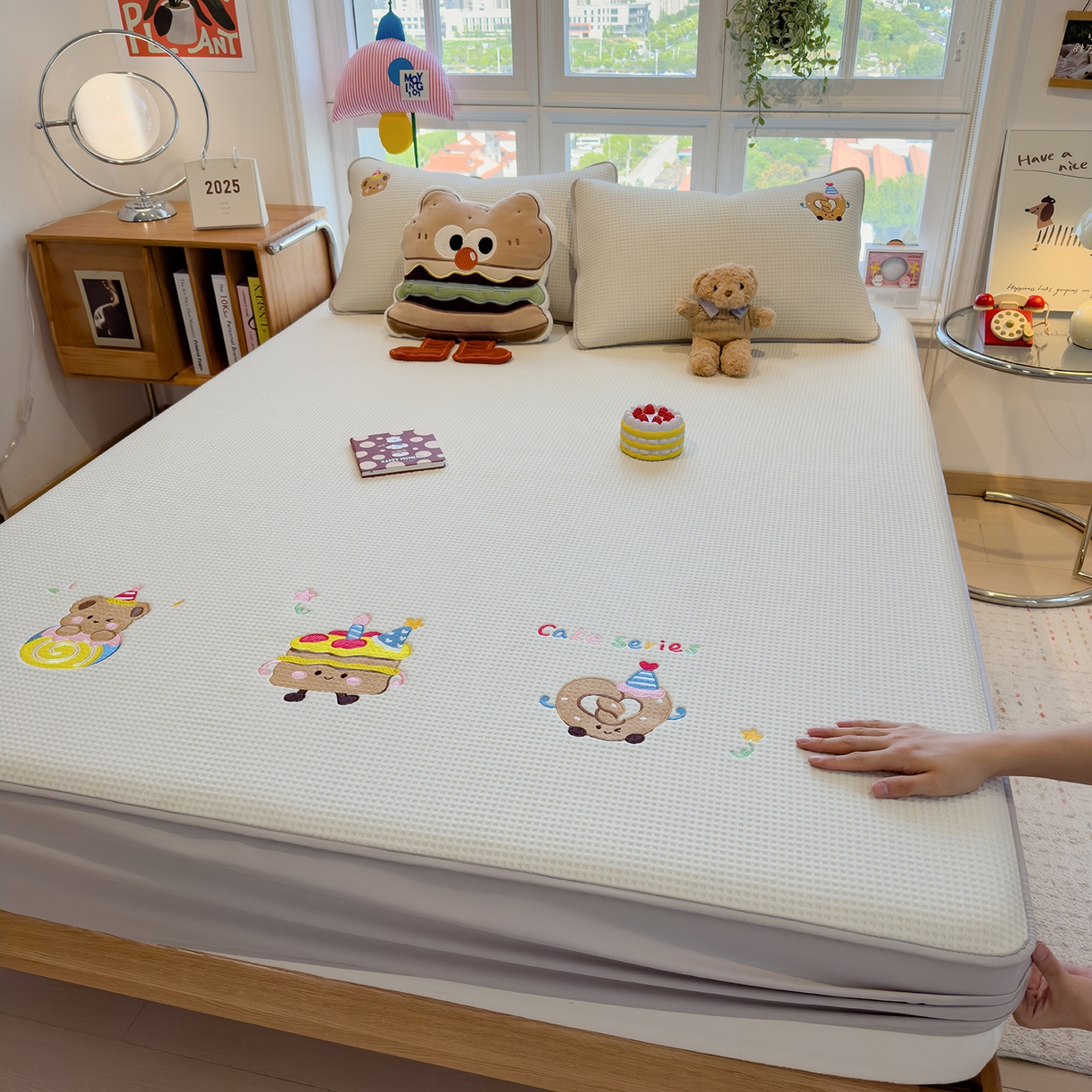 宜派家纺 2025新款华夫格夹棉刺绣床笠单品卡通可爱学生宿舍单品单床笠床罩 烘焙童话-云絮白