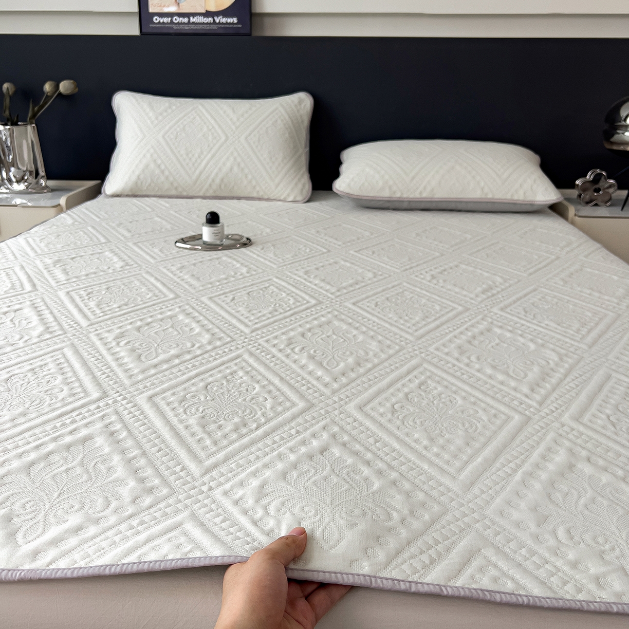 宜派家纺 2025新款A类柔感彩绒棉夹棉床护垫-菱影蔓花 菱影蔓花-珠光白