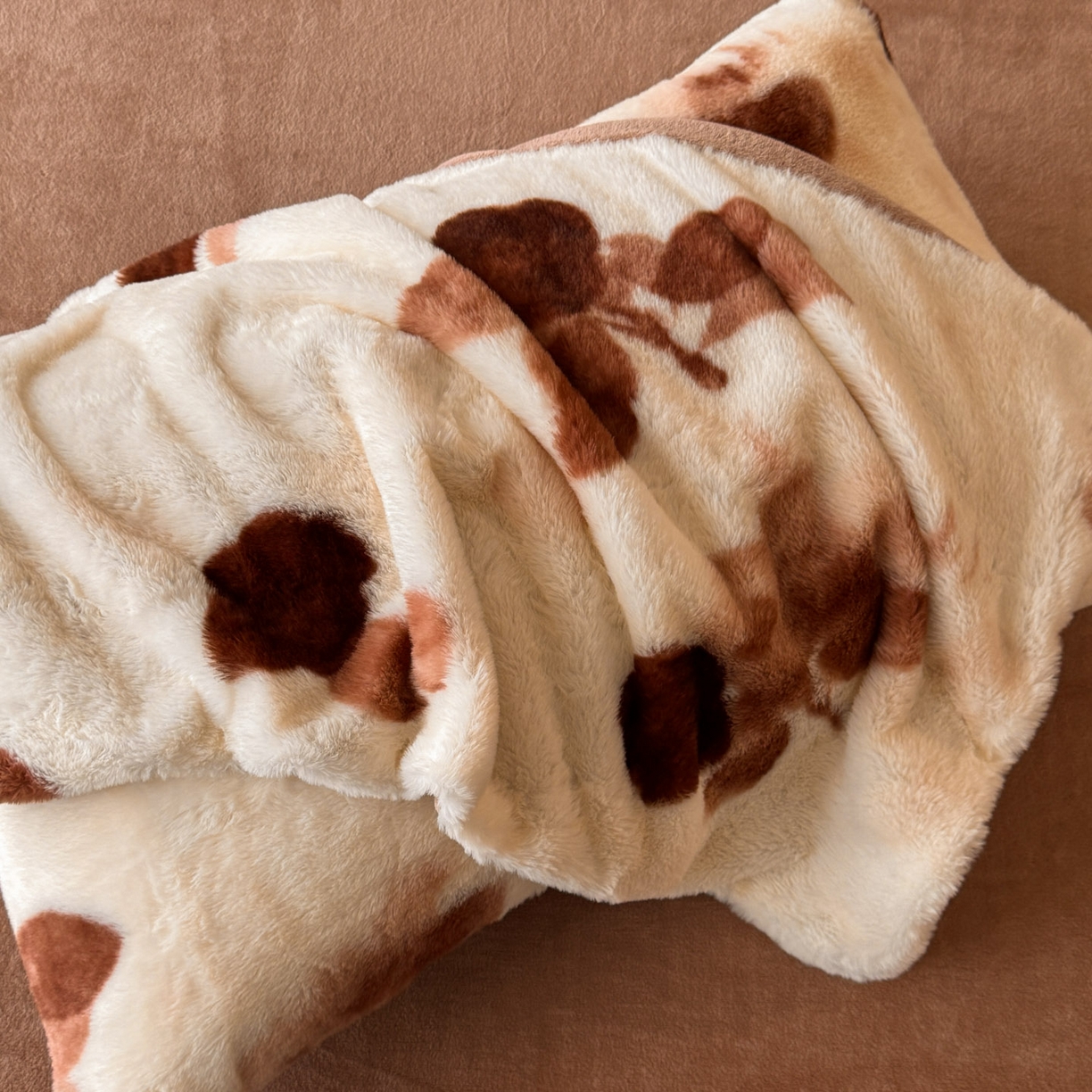 91家纺网 家纺一手货源 找家纺 吾诺家居 2025新款美拉德260克兔毛四件套数码四件套牛奶绒四件套 花盈