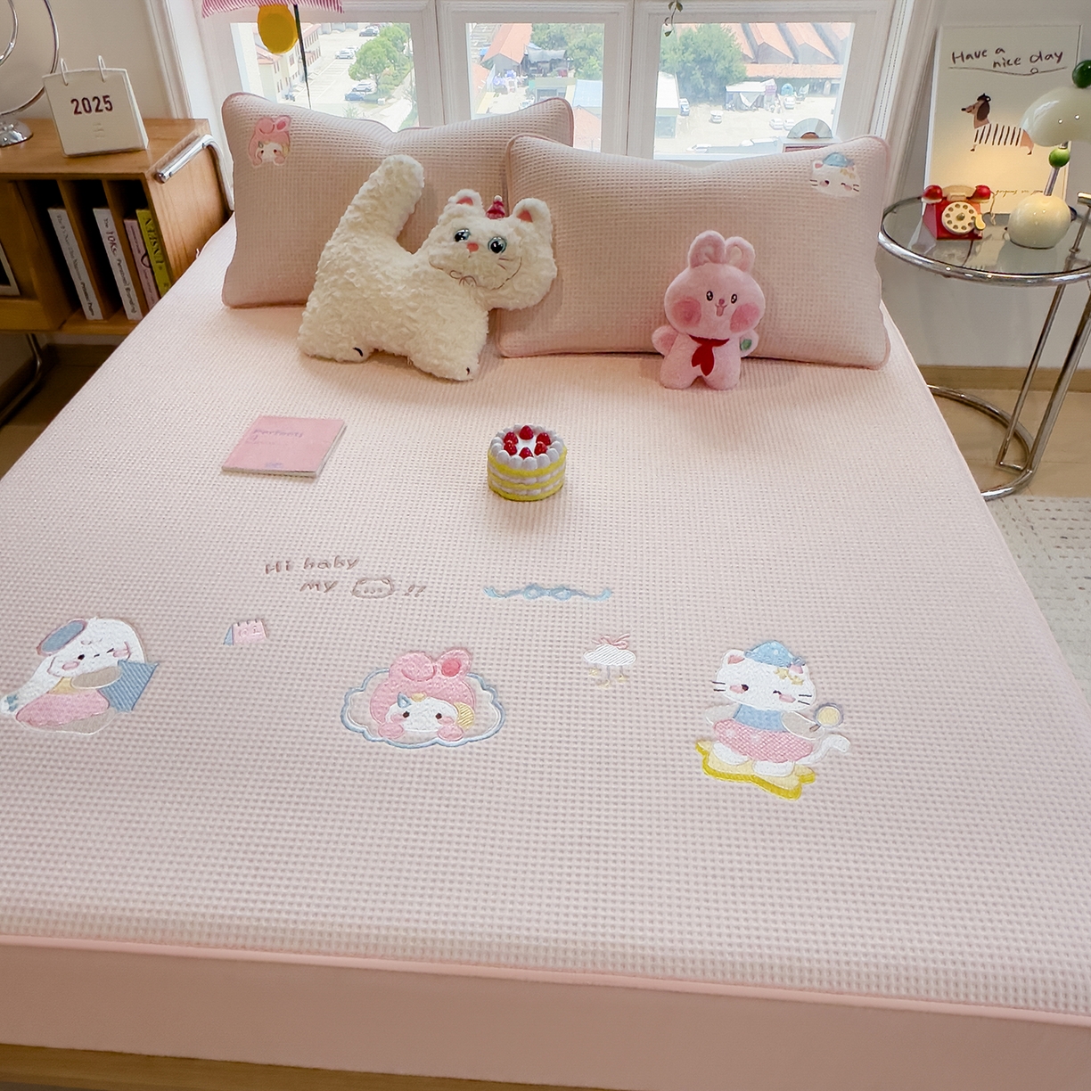 91家纺网 家纺一手货源 找家纺 宜派家纺 2025新款华夫格夹棉刺绣床笠单品卡通可爱学生宿舍单品单床笠床罩 萌兔蒂-樱雾粉