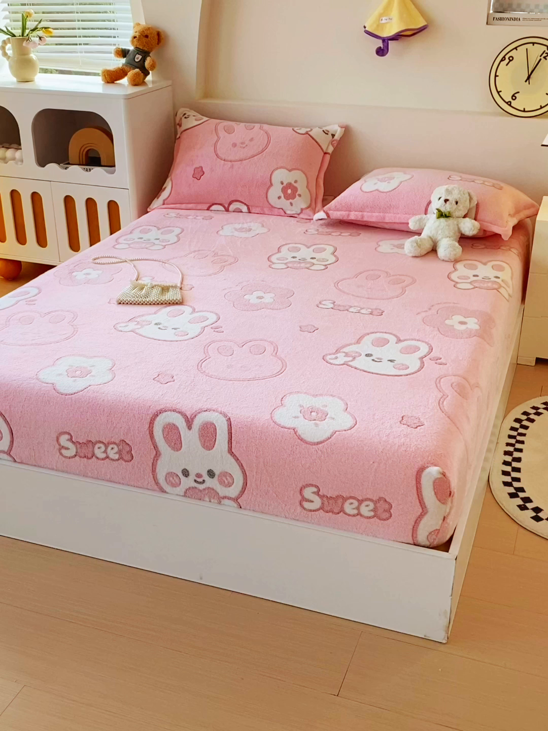 91家纺网 家纺一手货源 找家纺 梦尚舒 2025新款180克雪花绒床笠单品床笠床笠单件 可爱兔