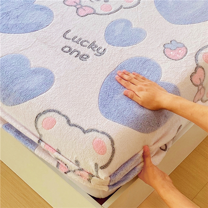 91家纺网 家纺一手货源 找家纺 梦尚舒 2025新款180克雪花绒床笠单品床笠床笠单件 蓝色小熊