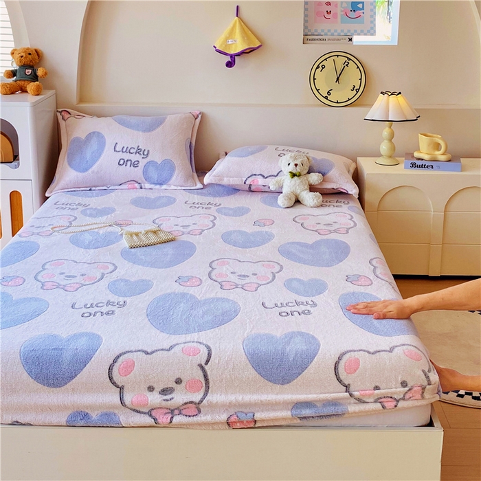 91家纺网 家纺一手货源 找家纺 梦尚舒 2025新款180克雪花绒床笠单品床笠床笠单件 蓝色小熊