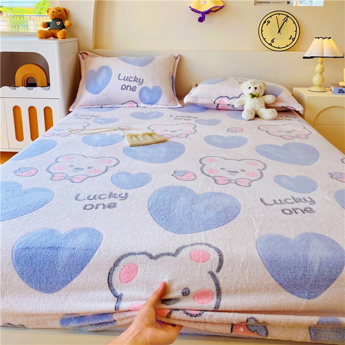 91家纺网 家纺一手货源 找家纺 梦尚舒 2025新款180克雪花绒床笠单品床笠床笠单件 蓝色小熊