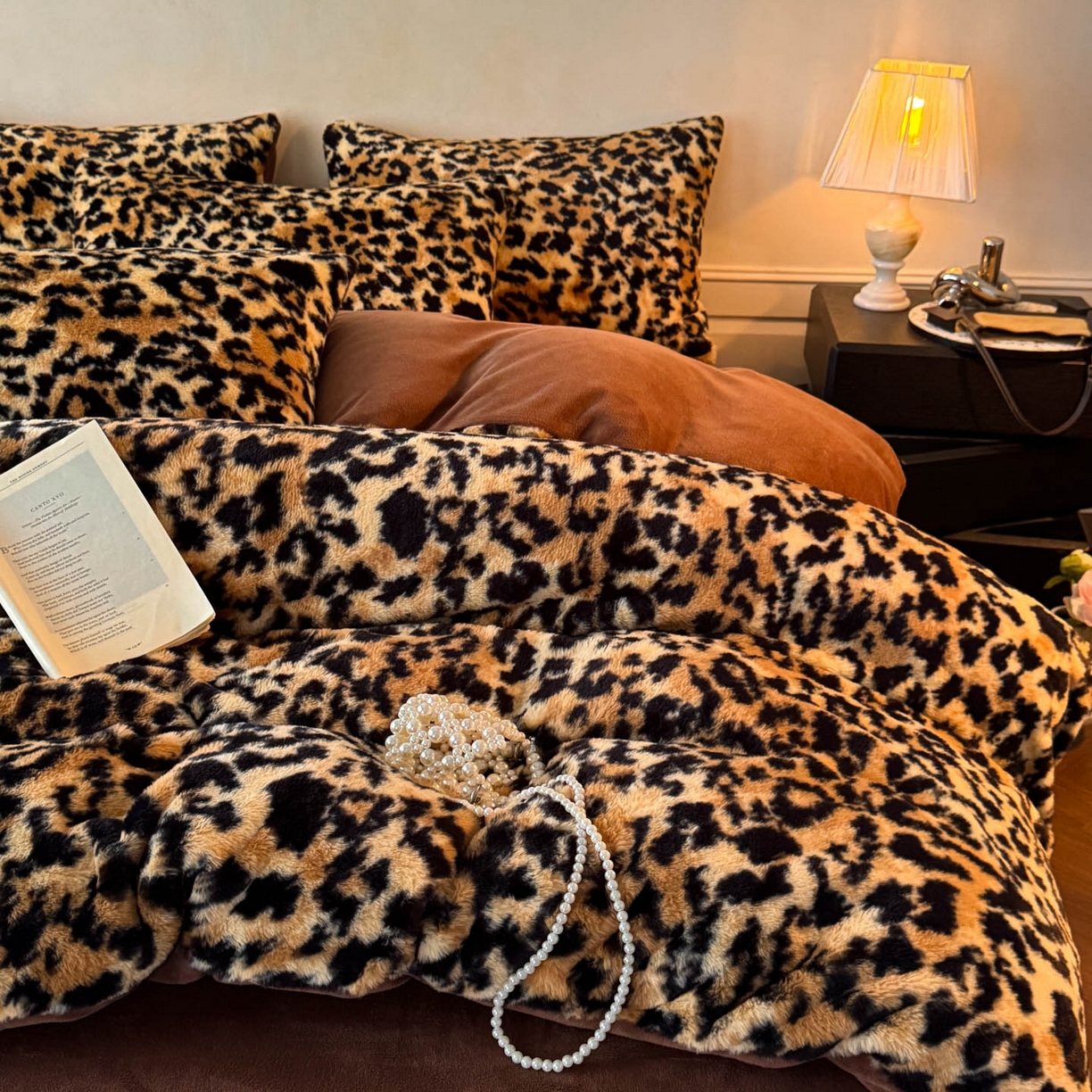 91家纺网 家纺一手货源 找家纺 吾诺家居 2025新款美拉德260克兔毛四件套数码四件套牛奶绒四件套 经典豹纹