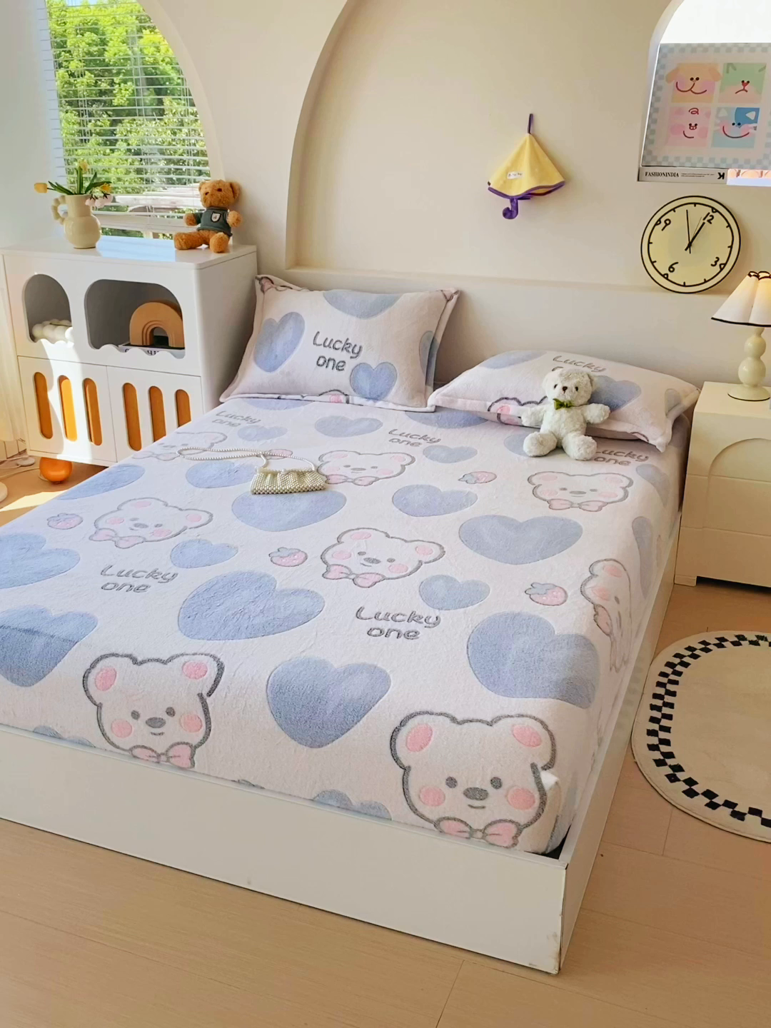 91家纺网 家纺一手货源 找家纺 梦尚舒 2025新款180克雪花绒床笠单品床笠床笠单件 蓝色小熊