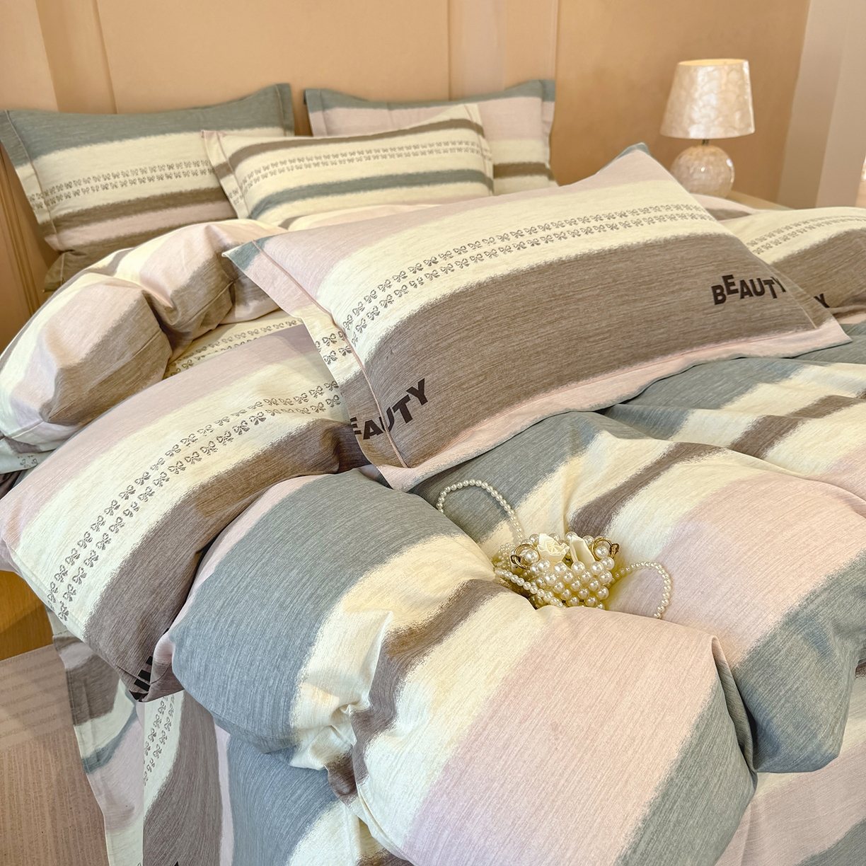 91家纺网 家纺一手货源 找家纺 壹贝家纺 2025新款A类100%全棉加厚磨毛四件套系列 信条主义-咖