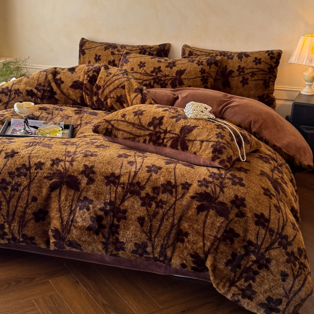 91家纺网 家纺一手货源 找家纺 吾诺家居 2025新款美拉德260克兔毛四件套数码四件套牛奶绒四件套 瑞秋-深棕