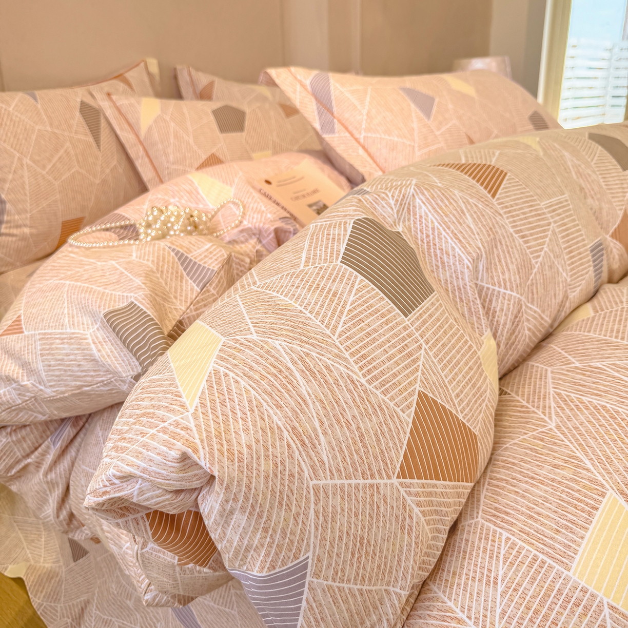 91家纺网 家纺一手货源 找家纺 壹贝家纺 2025新款A类100%全棉加厚磨毛四件套系列 记忆碎片-咖