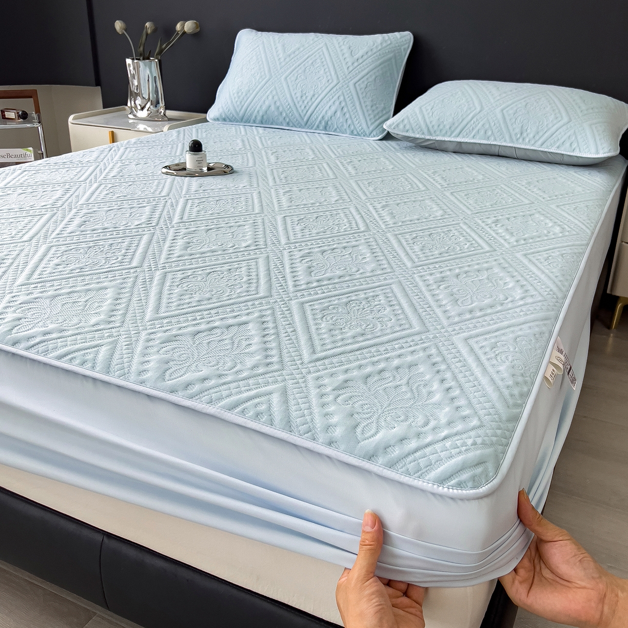 91家纺网 家纺一手货源 找家纺 （总）宜派家纺 2025新款A类柔感彩绒棉夹棉床笠-菱影蔓花