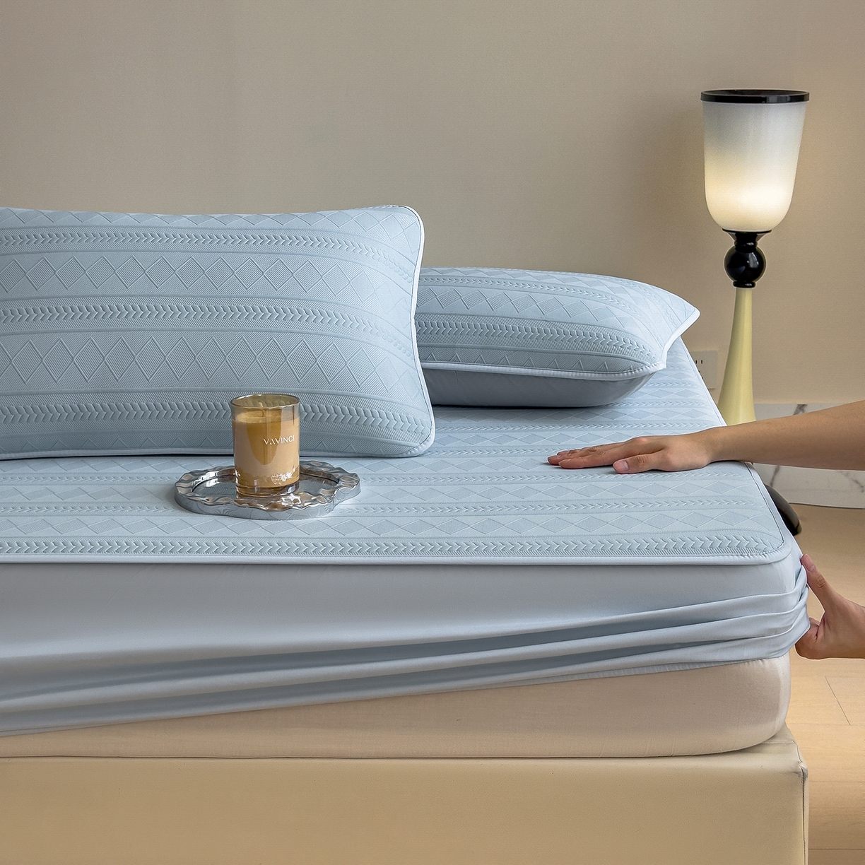 91家纺网 家纺一手货源 找家纺 宜派家纺 2025新款A类柔感彩绒棉夹棉床笠-素菱笺 素菱笺-青釉蓝