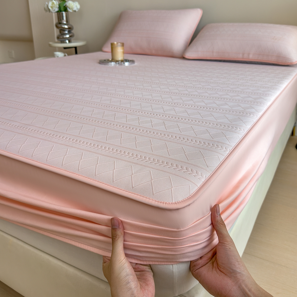 91家纺网 家纺一手货源 找家纺 宜派家纺 2025新款A类柔感彩绒棉夹棉床笠-素菱笺 素菱笺-桃雾粉