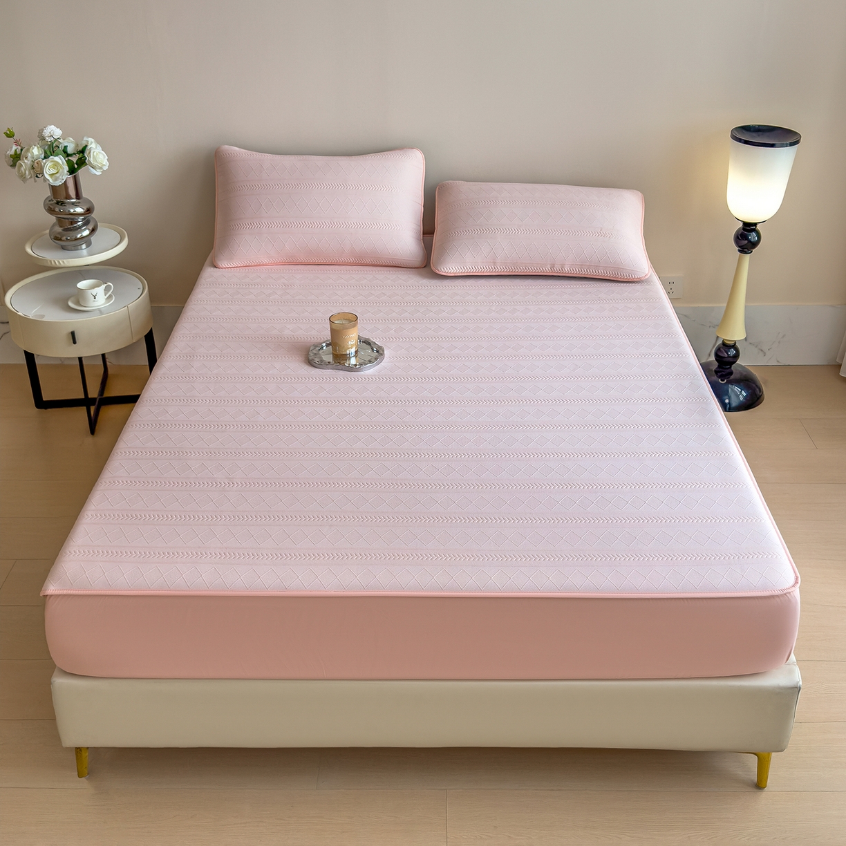 91家纺网 家纺一手货源 找家纺 宜派家纺 2025新款A类柔感彩绒棉夹棉床笠-素菱笺 素菱笺-桃雾粉