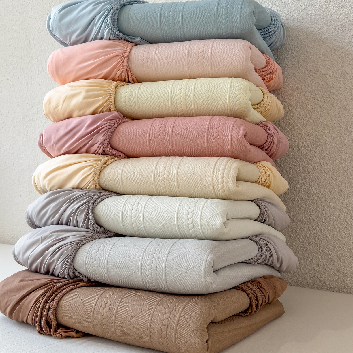 91家纺网 家纺一手货源 找家纺 宜派家纺 2025新款A类柔感彩绒棉夹棉床笠-素菱笺 组合图