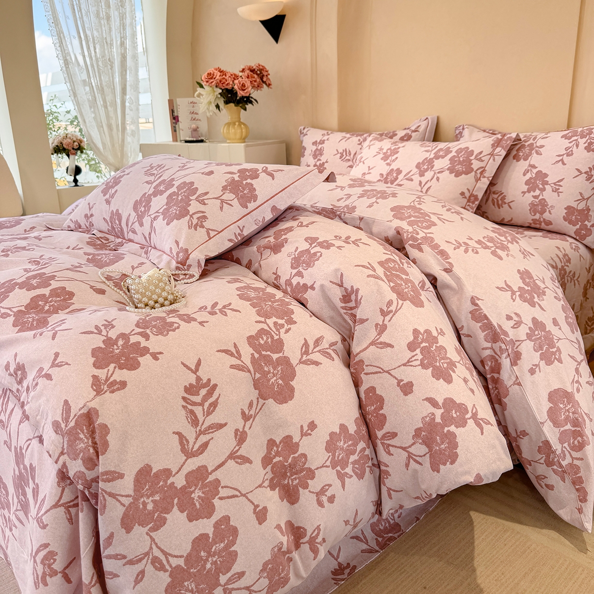 91家纺网 家纺一手货源 找家纺 壹贝家纺 2025新款A类100%全棉加厚磨毛四件套系列 梅花印-粉