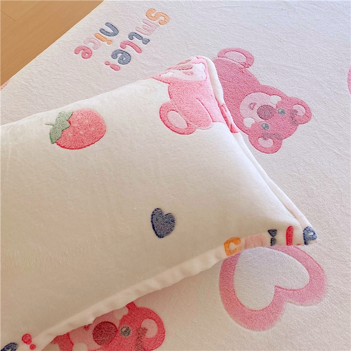 91家纺网 家纺一手货源 找家纺 梦尚舒 2025新款180克雪花绒床笠单品床笠床笠单件 幸运熊