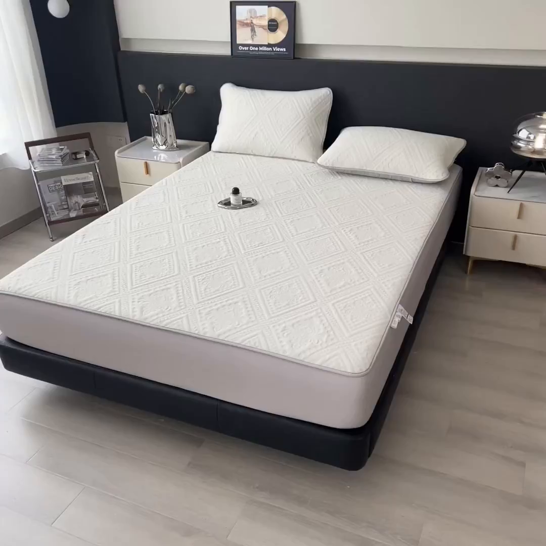 91家纺网 家纺一手货源 找家纺 宜派家纺 2025新款A类柔感彩绒棉夹棉床笠-菱影蔓花 菱影蔓花-珠光白