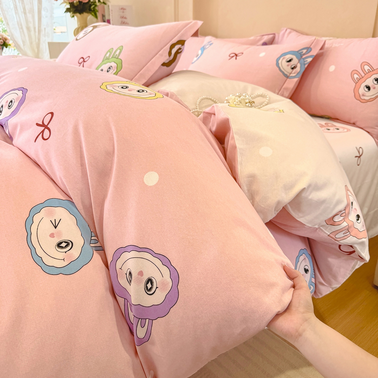 91家纺网 家纺一手货源 找家纺 壹贝家纺 2025新款A类100%全棉加厚磨毛四件套系列 拉多-粉