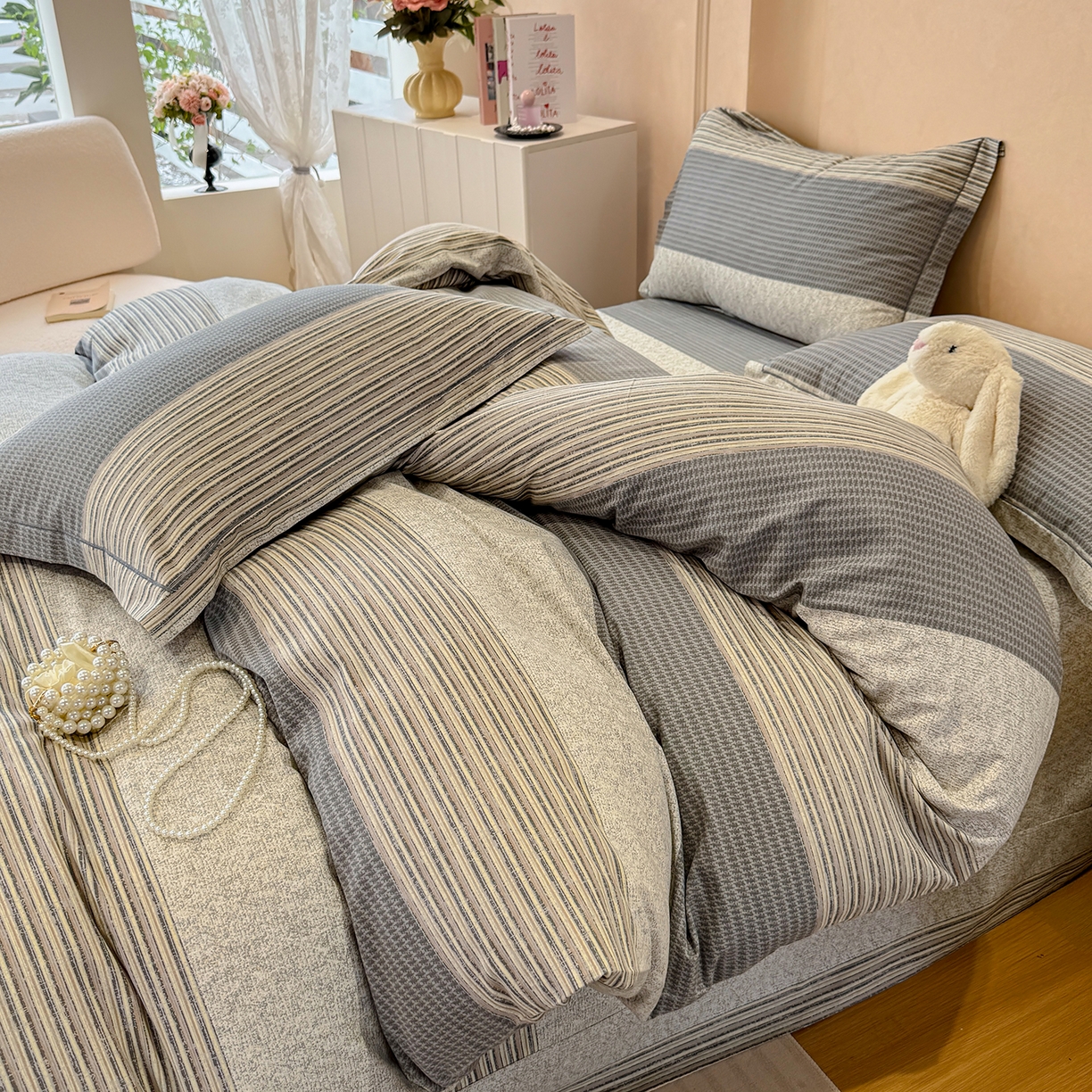 91家纺网 家纺一手货源 找家纺 壹贝家纺 2025新款A类100%全棉加厚磨毛四件套系列 亚马-灰