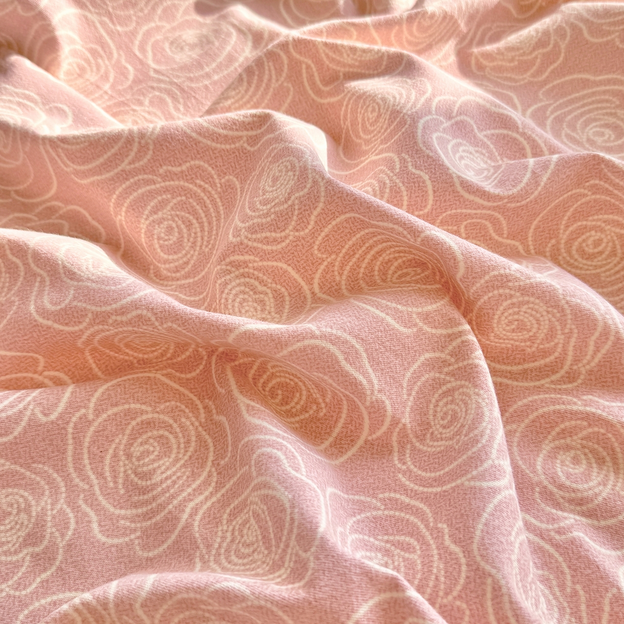 91家纺网 家纺一手货源 找家纺 壹贝家纺 2025新款A类100%全棉加厚磨毛四件套系列 玫瑰情缘-粉