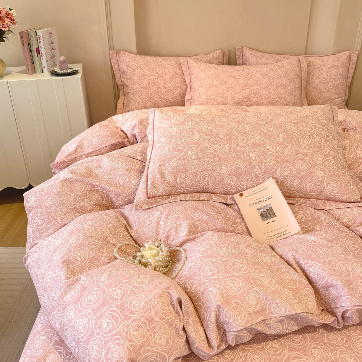 91家纺网 家纺一手货源 找家纺 壹贝家纺 2025新款A类100%全棉加厚磨毛四件套系列 玫瑰情缘-粉