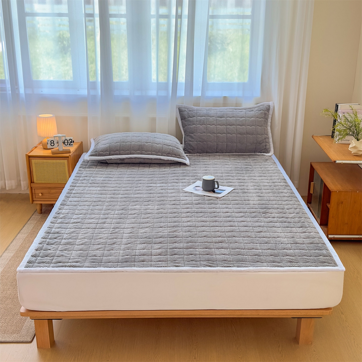 91家纺网 家纺一手货源 找家纺 （总）恒爱家纺 2025新款牛奶绒提花床垫床褥