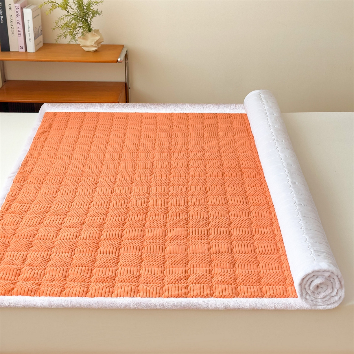 91家纺网 家纺一手货源 找家纺 恒爱家纺 2025新款牛奶绒提花床垫床褥 爱玛橙