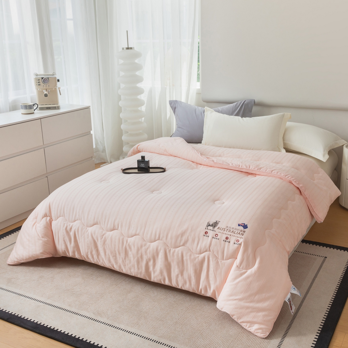 91家纺网 家纺一手货源 找家纺 紫乐家纺 2025新款5%澳毛全棉浮雕提花羊毛被被子被芯春秋被加厚保暖冬被 玉色