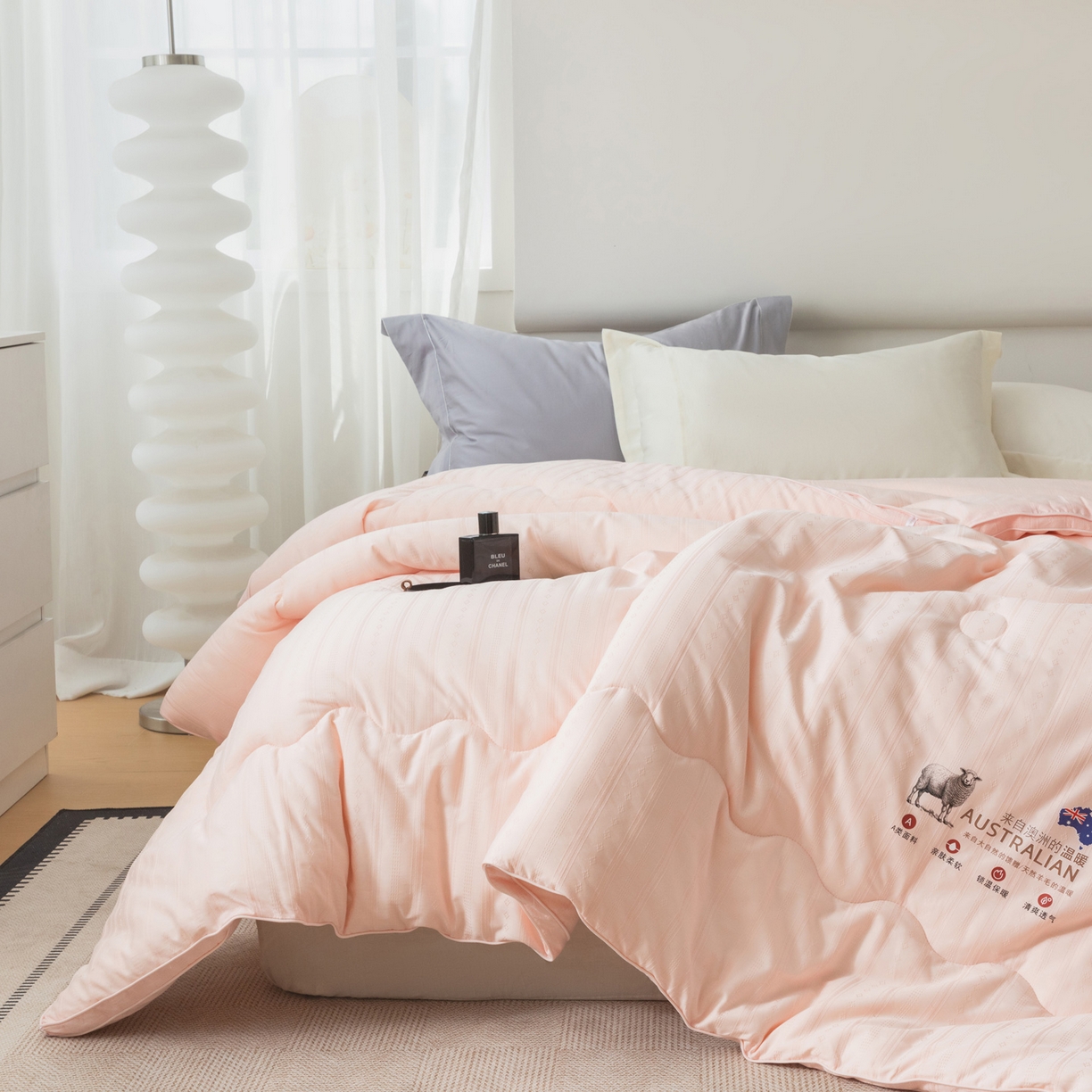 91家纺网 家纺一手货源 找家纺 紫乐家纺 2025新款5%澳毛全棉浮雕提花羊毛被被子被芯春秋被加厚保暖冬被 玉色