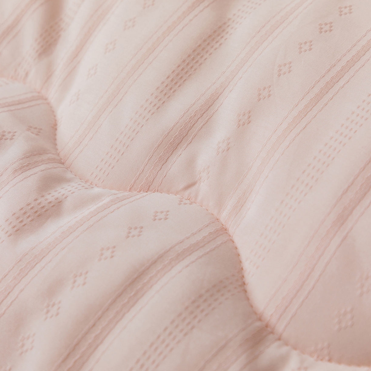 91家纺网 家纺一手货源 找家纺 紫乐家纺 2025新款5%澳毛全棉浮雕提花羊毛被被子被芯春秋被加厚保暖冬被 玉色