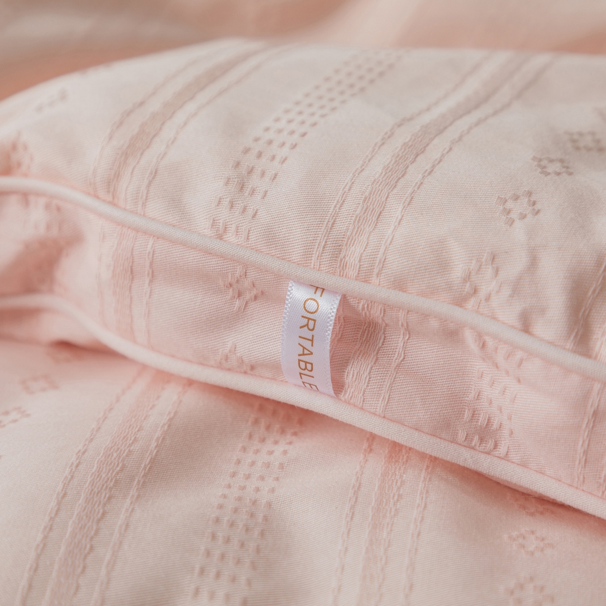 91家纺网 家纺一手货源 找家纺 紫乐家纺 2025新款5%澳毛全棉浮雕提花羊毛被被子被芯春秋被加厚保暖冬被 玉色