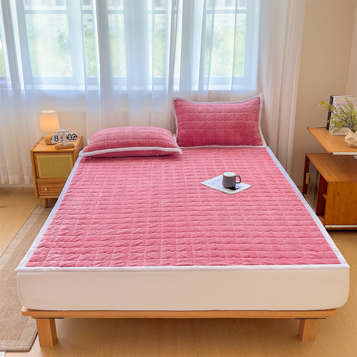 恒爱家纺 2025新款牛奶绒提花床垫床褥 豆沙红