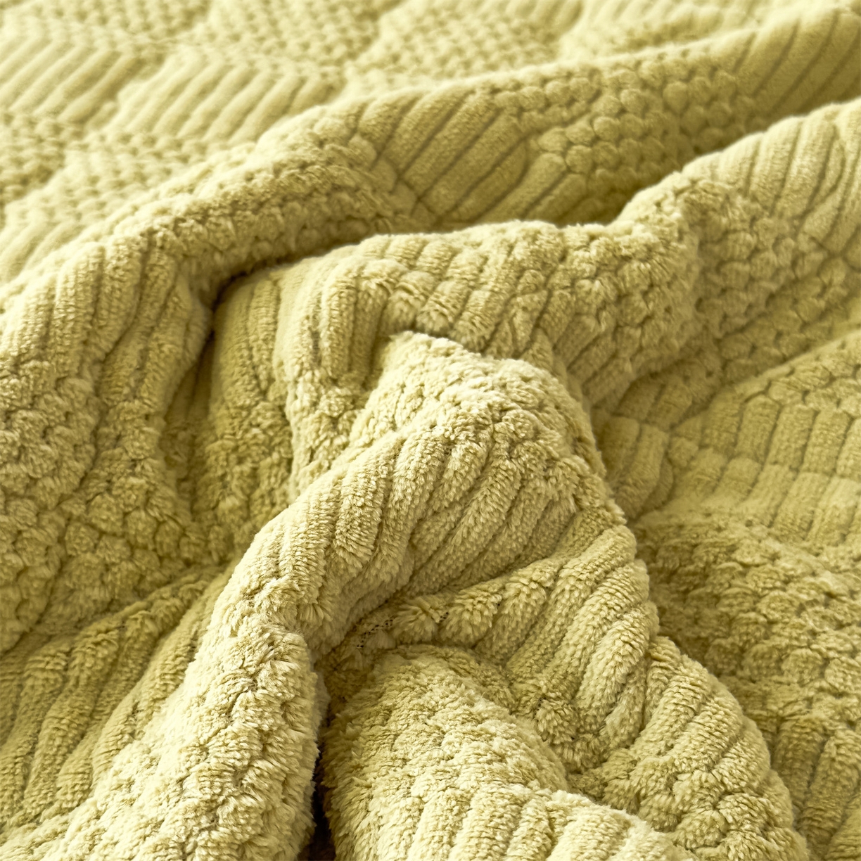 91家纺网 家纺一手货源 找家纺 恒爱家纺 2025新款牛奶绒提花床垫床褥 芥末黄