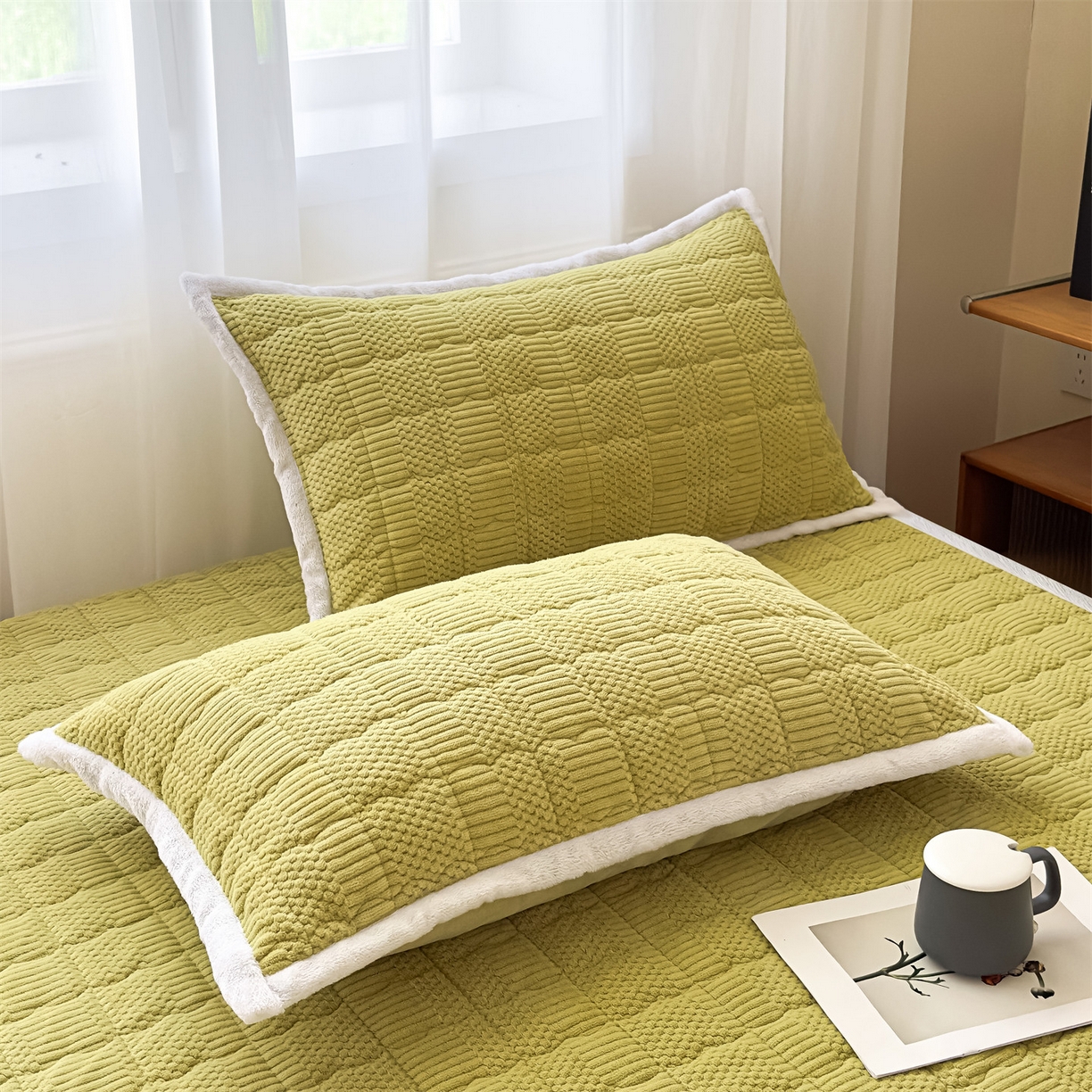 91家纺网 家纺一手货源 找家纺 恒爱家纺 2025新款牛奶绒提花床垫床褥 芥末黄