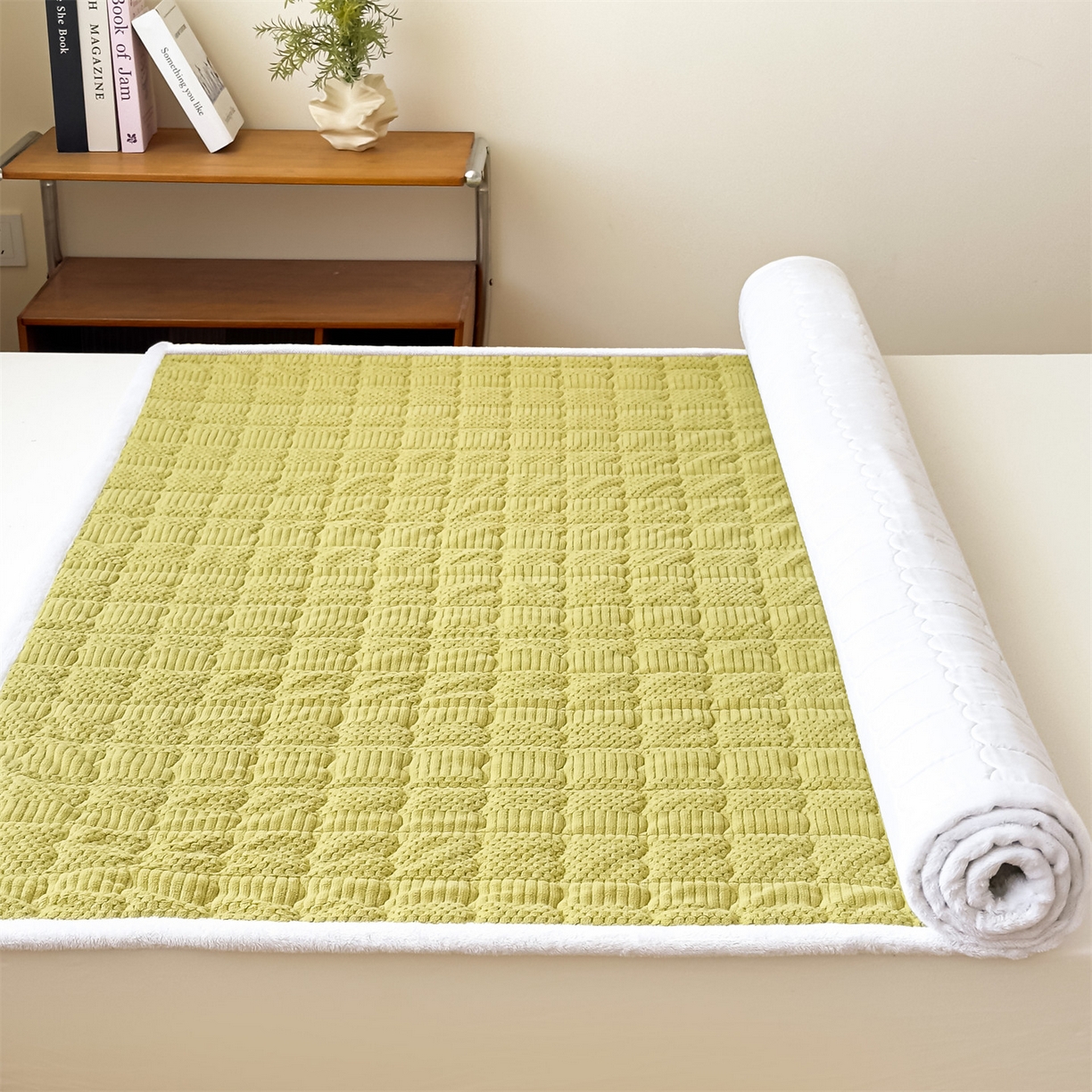 91家纺网 家纺一手货源 找家纺 恒爱家纺 2025新款牛奶绒提花床垫床褥 芥末黄